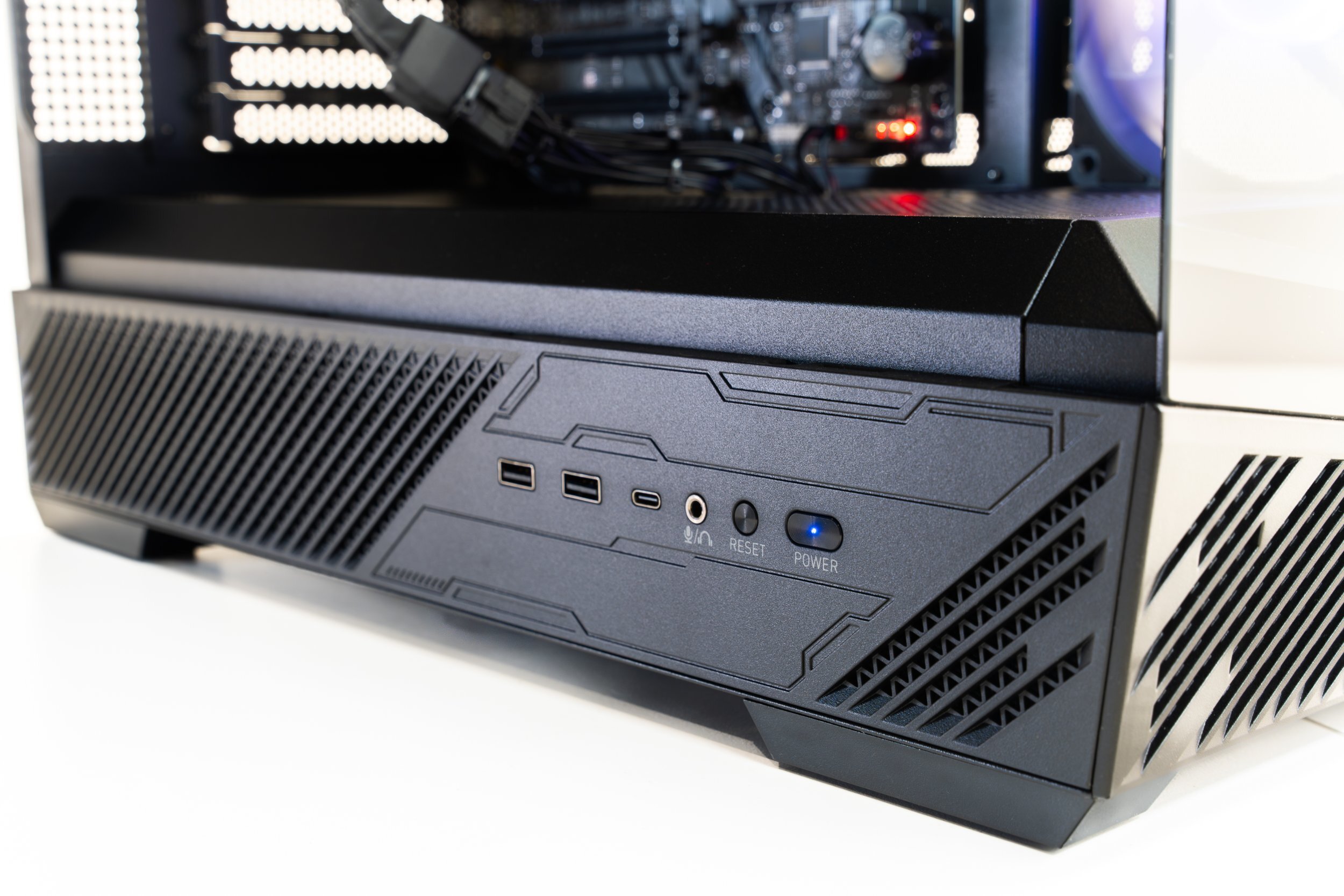 Komputer Game X G100, Ryzen 7 7700X, 32 GB, RTX 5060 Ti 16GB, 512 GB M.2 PCIe Windows 11 Home — widok 11