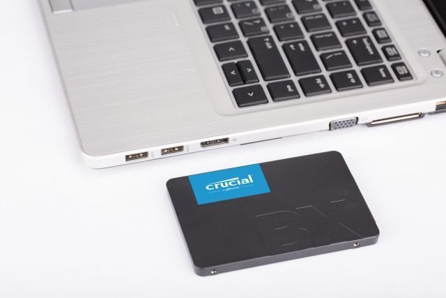 Dysk SSD Crucial BX500 240GB 2.5" SATA III (CT240BX500SSDIT)