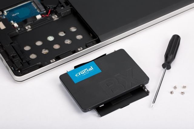 Dysk SSD Crucial BX500 240GB 2.5" SATA III (CT240BX500SSDIT)