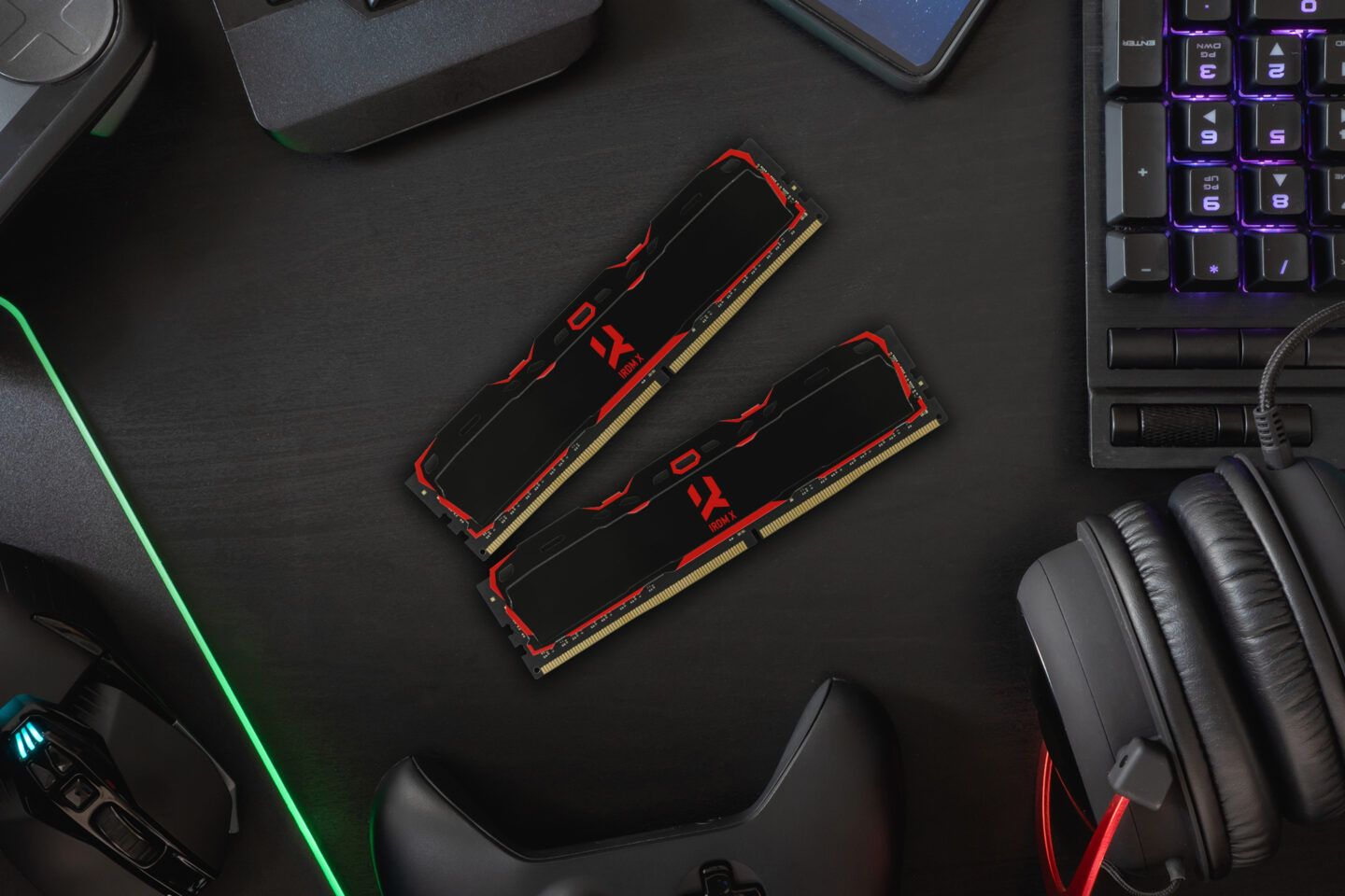 Pamięć GoodRam IRDM X, DDR4, 16 GB, 3200MHz, CL16 (IR-X3200D464L16SA/16G)