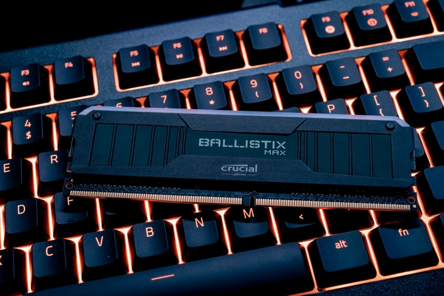 Pamięć Crucial Ballistix MAX, DDR4, 16 GB, 5100MHz, CL19 (BLM2K8G51C19U4B)